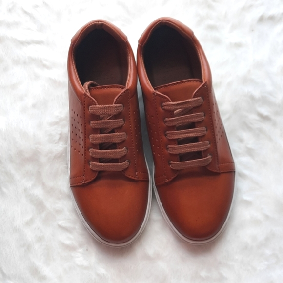 Vince Camuto Grafte Sneaker for kids - Picture 1 of 5